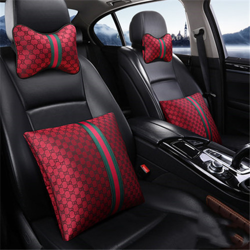GUCCI ノベルティー　ネックパッド　腰当て　セット 1596586227683.jpg
