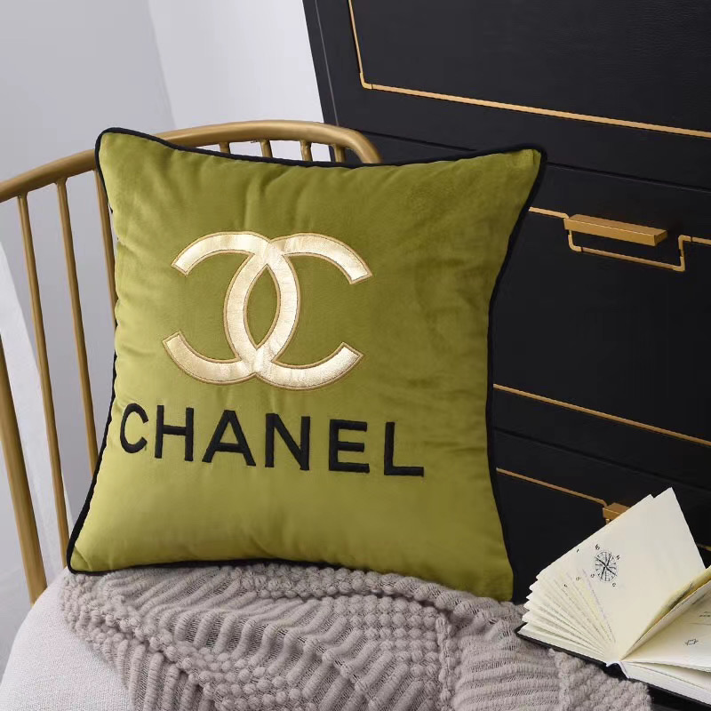 CHANEL クッションカバー シャネル車用枕カバー 中身＋カバー2点