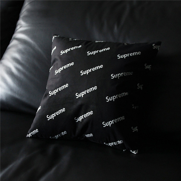 supreme 抱き枕 クッションカバー シュプリーム　抱き枕カバー 45×45cm　おしゃれ supreme 枕カバー 車用 家用 ふわふわ  中身＋カバー2点セット