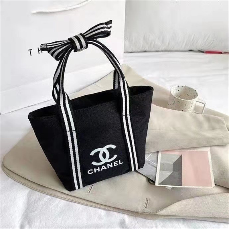 CHANELキャンバスBAG