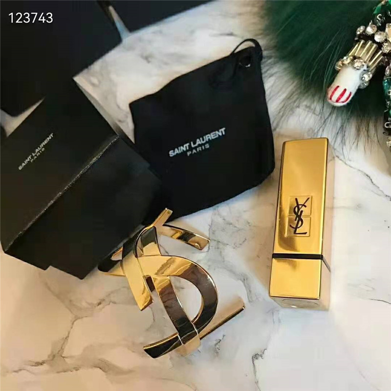 Saint Laurent サンローラン　ゴールド　バングル　ブレスレット サンローラン YSL ロゴ カットアウト カフブレスレット バングル