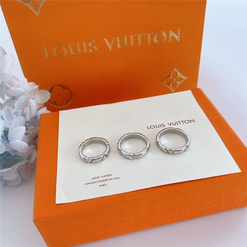Qoo10 - Louis Vuitton LV logo scarf ring GP gold MP 1665 beautiful